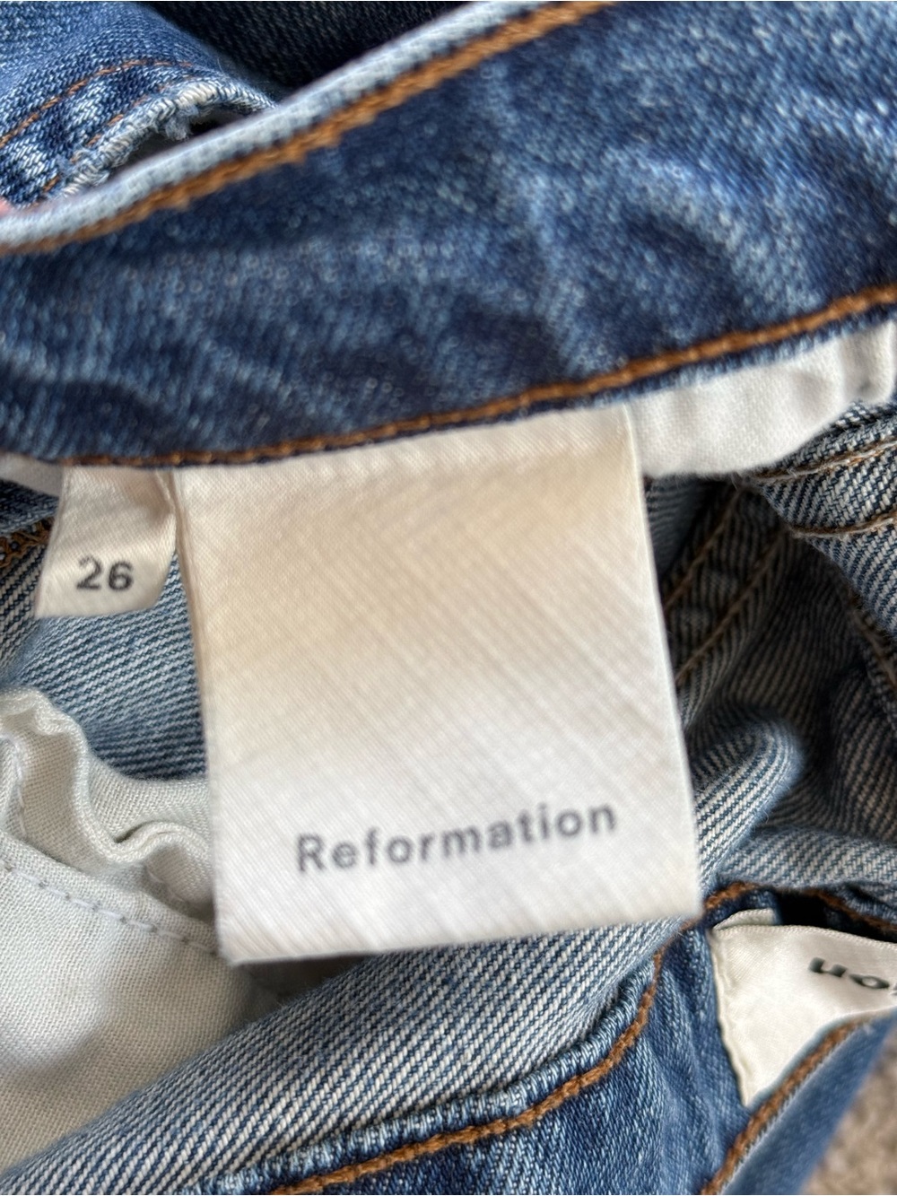 Reformation high rise straight leg jeans in Baltic wash (26) - made in USA - Picture 5 of 9